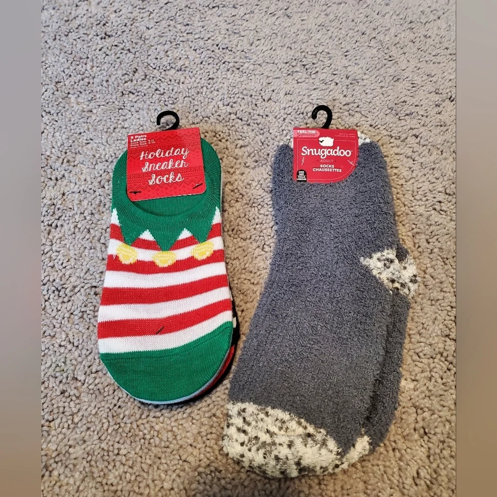 Holiday Sneaker Socks and Snugadoo Fuzzy Socks Bundle